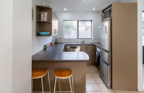 Sydenham Apartamento | 3 Bedroom Home With Garage & Extra Car Park