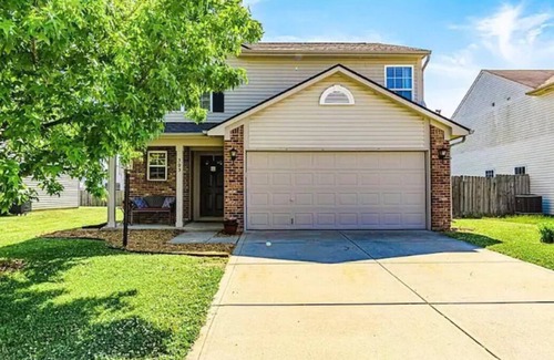 Brownsburg Casa | 3-bedroom home with fenced yard, 2 car garage and patio