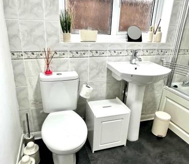 Bray on Thames Casa | 3 Bedroom Homely Retreat near Slough