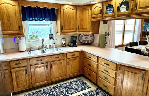 St. Clairsville Casa | 3-bedroom house in charming Saint Clairsville with AC, fitness room