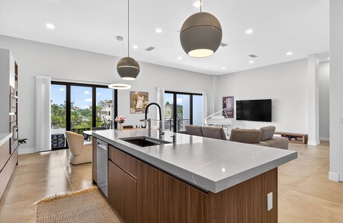 Redington Shores Casa | 3-bedroom house in charming Redington Shores with Pool, AC, fitness room
