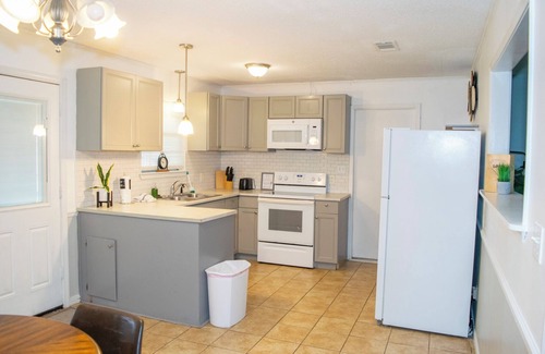Myrtle Grove Casa | 3-bedroom house 15 min from Perdido Beach!