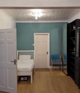 Mayfield Casa | 3 bedroom house,4beds, 2 baths Ilford ,12 mins to Stratford