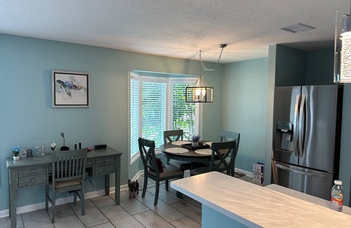 Laurel Casa | 3-bedroom house, beautiful pool and landscape, short walk to Casey Key Beach