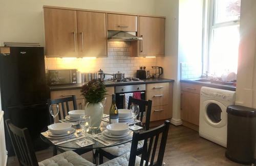 Preston Casa | 3 Bedroom House Close to M6 & M55