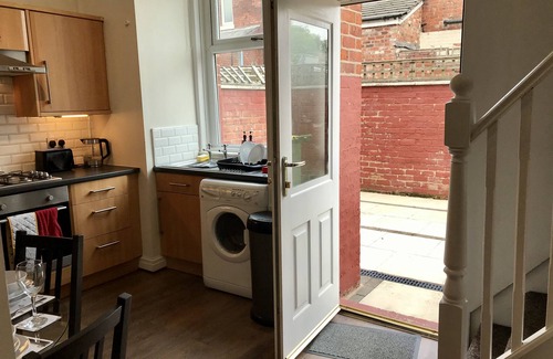 Preston Casa | 3 Bedroom House Close to M6 & M55