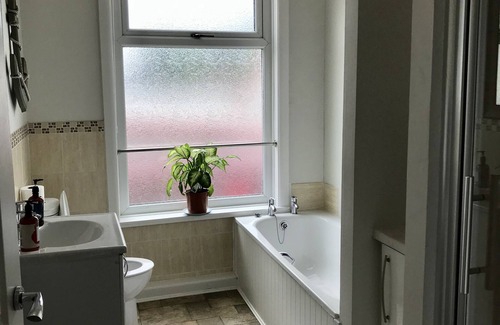 Preston Casa | 3 Bedroom House Close to M6 & M55