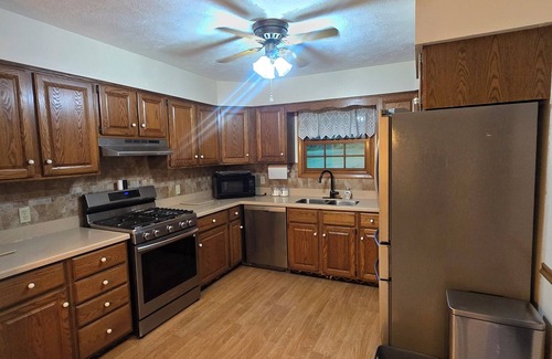 Edgewood Casa | 3-bedroom house, Country living 2 minutes from Downtown Ashtabula