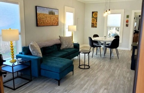 Mt. Hood - Columbia River Gorge Casa | 3-bedroom house downtown across from the historic Bingen Theater!