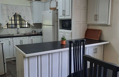 Port of Spain Casa | 3-bedroom house in fantastic Port of Spain with WiFi, AC and attached Garage.