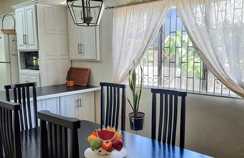 Port of Spain Casa | 3-bedroom house in fantastic Port of Spain with WiFi, AC and attached Garage.