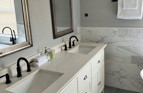Limona Improvement Casa | 3-bedroom house in amazing Brandon with AC