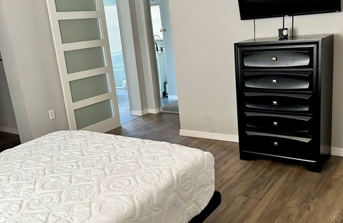 Limona Improvement Casa | 3-bedroom house in amazing Brandon with AC