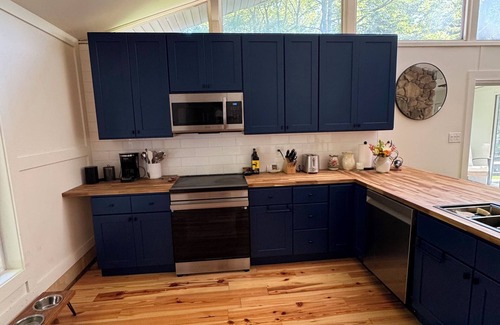 Parksville Casa | 3-bedroom house in beautiful Parksville with AC