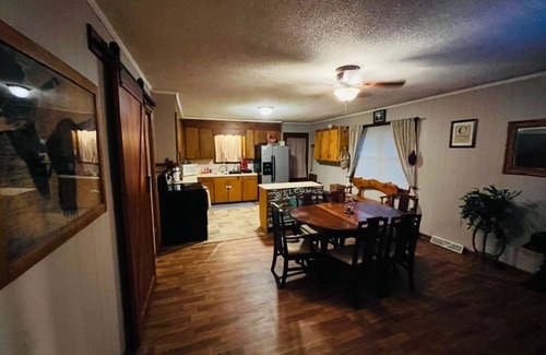 Ruffin Casa | 3-bedroom house in beautiful country setting with AC and WiFi.Gorgeous old oaks.