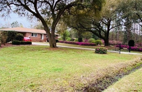 Ruffin Casa | 3-bedroom house in beautiful country setting with AC and WiFi.Gorgeous old oaks.
