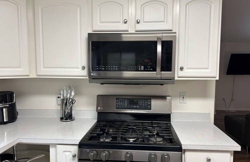 Sand Lake Casa | 3-bedroom house in beautiful Anchorage near Airport