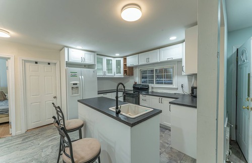 Deer Park Casa | 3-bedroom house in brilliant Dix Hills with WiFi, AC