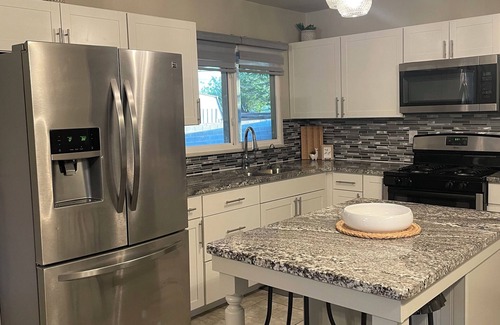 Alamogordo Casa | 3-bedroom house in charming Alamogordo with WiFi, AC. Book now