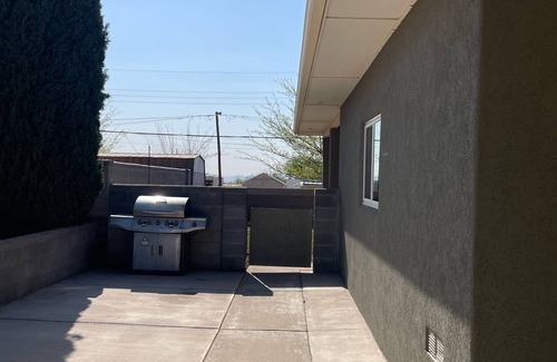 Alamogordo Casa | 3-bedroom house in charming Alamogordo with WiFi, AC. Book now