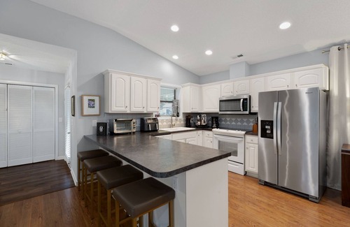 Ogden Casa | 3-bedroom house in charming Wilmington near Mayfaire, Beach, UNCW, & Downtown