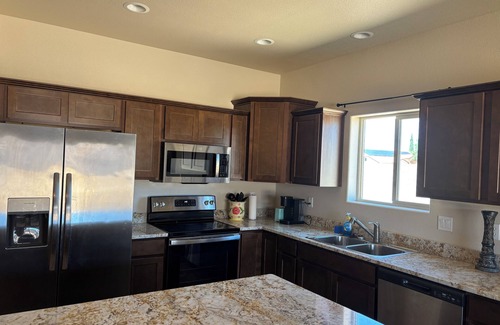 Kingman Casa | 3 bedroom house in charming Kingman with AC, WiFi. Enjoyable getaway awaits.