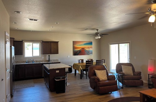 Kingman Casa | 3 bedroom house in charming Kingman with AC, WiFi. Enjoyable getaway awaits.