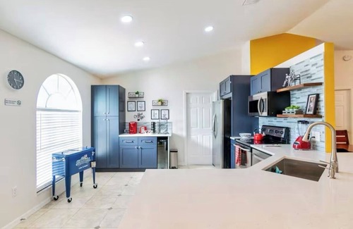 Sunridge Woods Casa | 3-bedroom house in cool Davenport with AC