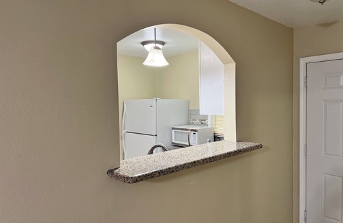Texas City Casa | 3-bedroom house in cool La Marque with WiFi, AC