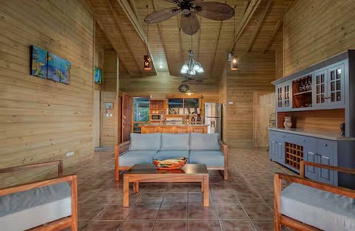 Dominicalito Casa | 3-bedroom house in wonderful Dominicalito with WiFi, AC