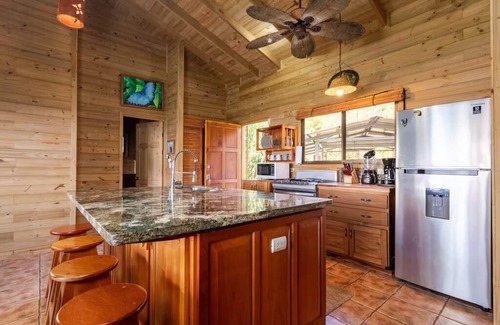 Dominicalito Casa | 3-bedroom house in wonderful Dominicalito with WiFi, AC