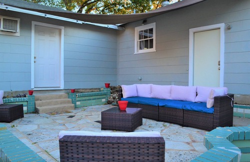 North Loop Casa | 3-bedroom house in enjoyable Austin with WiFi, AC