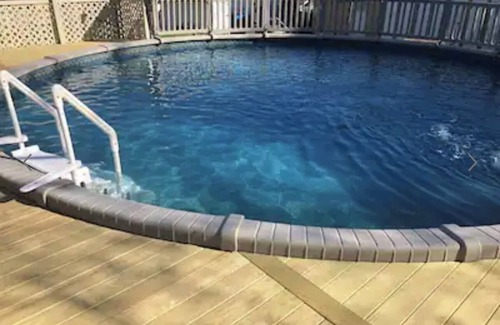 Clay Casa | 3-bedroom house in fantastic Greensboro with Pool, hot tub, WiFi and much more!