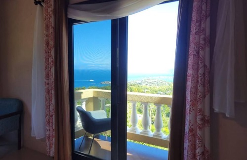 Estate Dorothea Casa | 3-bedroom house in fabulous St Thomas with AC, WiFi. Enjoy your stay