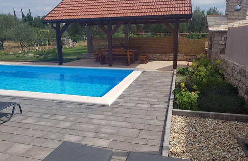 Drinovci Casa | 3-bedroom house in lovely Drinovci with AC, WiFi. Enjoy a peaceful stay