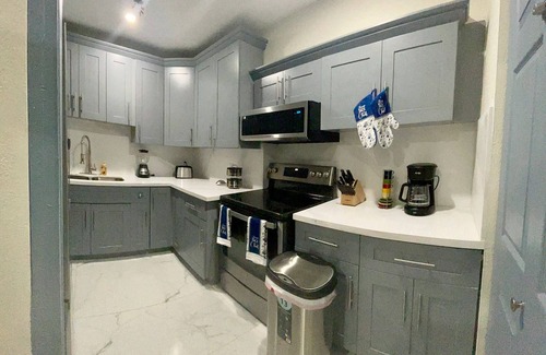 Ives Estates Casa | 3-bedroom house in lovely Miami with WiFi, AC. Enjoy your stay