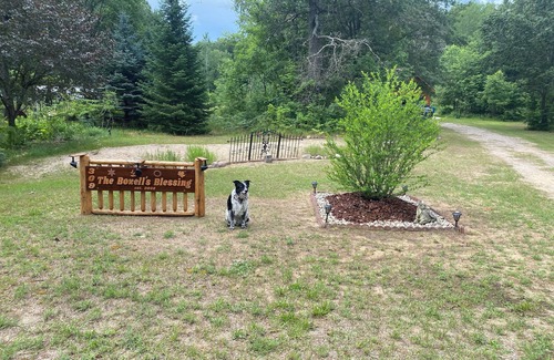 Higgins Lake Casa | 3 bedroom house in Markey twp. Roscommon Mi. WiFi, AC, third bedroom is a loft