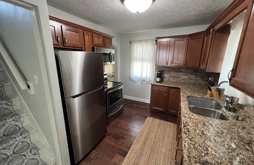 Muncie Casa | 3-bedroom house in Muncie - 0.5 mile from BSU