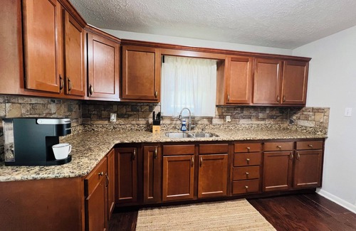 Muncie Casa | 3-bedroom house in Muncie - 0.5 mile from BSU