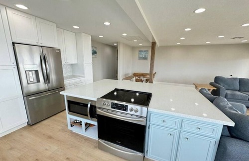 Lakeview  Jefferson County Casa | 3-bedroom house in peaceful Little Florida Beach with WiFi, AC