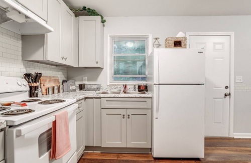 Belvedere Park Casa | 3-bedroom house in perfect Decatur with AC