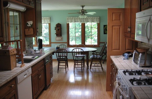 Oakdale Casa | 3 Bedroom House in Rural Setting but close to Iowa City/Solon