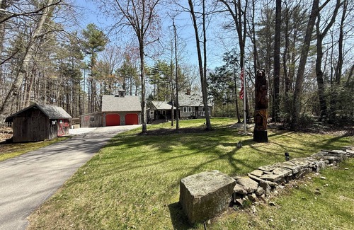 Cape Neddick Casa | 3-bedroom house in serene Cape Neddick Maine WiFi, AC. Enjoy some peace & quiet