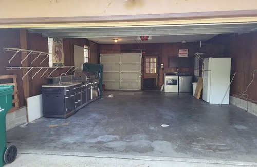 Lake Lorraine Casa | 3-bedroom house in small town Shalimar. 15 min drive to beautiful white beaches