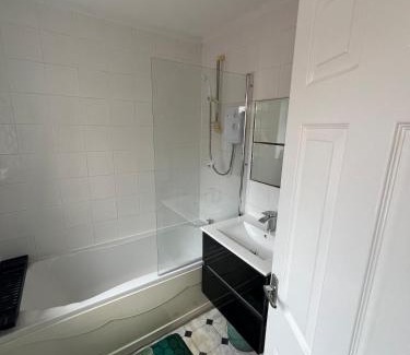 Hull Villa | 3 bedroom house in superB location