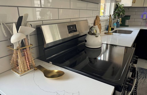 Detroit Casa | 3-bedroom house in terrific Detroit near the Avenue of Fashion