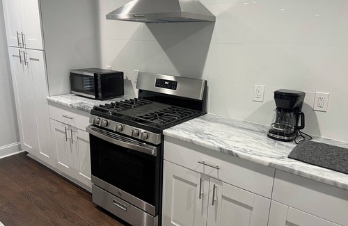 Atlanta Casa | Cozy 4 BR Waterfront Retreat Near Bike Trails!