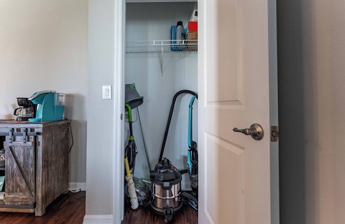 Venice Casa | 3-bedroom house in tranquil Nokomis with fitness room, AC, WiFi
