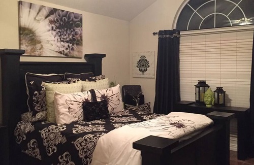 Fayetteville Casa | 3 Bedroom house in a quiet neighborhood, 10 minutes from downtown Fayetteville.