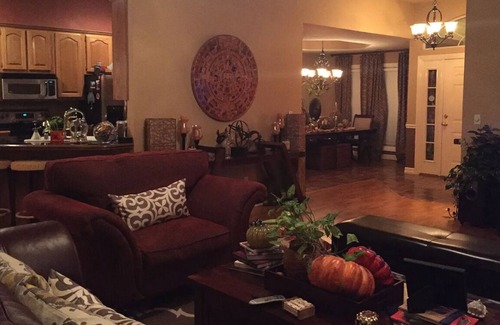 Fayetteville Casa | 3 Bedroom house in a quiet neighborhood, 10 minutes from downtown Fayetteville.